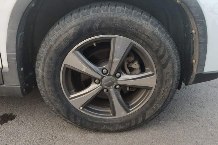 Used Haval H6 2017 Red-Label Sport Edition 1.5T Manual Two-Wheel Drive Elite Model Right Front Wheel Hub