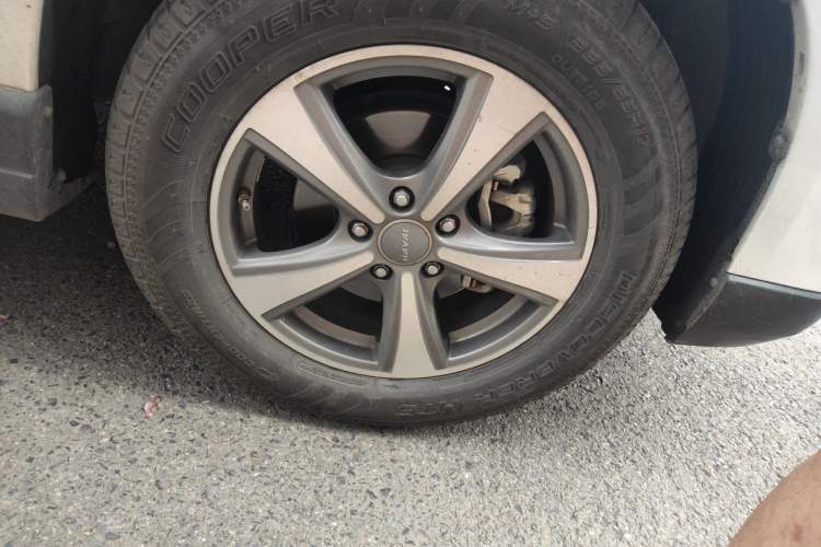 Used Haval H6 2017 Blue Label Sport Edition 1.5T Manual Two-Wheel Drive Elite Model Right Front Wheel Hub