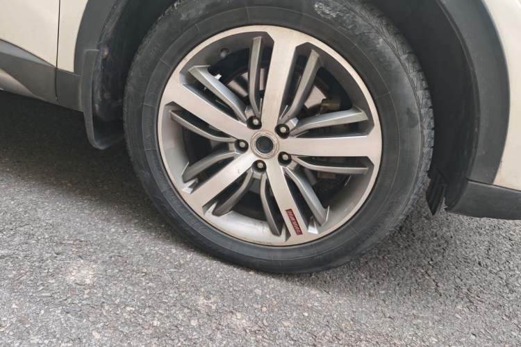 Used Haval H6 2017 Red Label 2.0T Automatic Two-Wheel Drive ZhiShang Model Right Front Wheel Hub