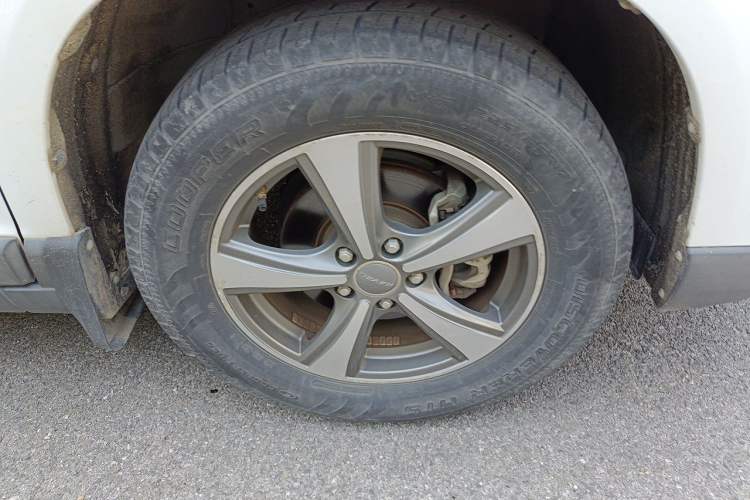 Used Haval H6 2017 Blue Label Sport Edition 1.5T Manual Two-Wheel Drive Elite Model Right Front Wheel Hub