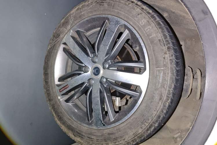 Used Haval H6 2017 Red-Label 1.3T Automatic Two-Wheel Drive ZhiShang Model Right Front Wheel Hub