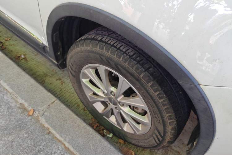 Used Haval H6 2017 Classic Edition 1.5T Manual Two-Wheel Drive Elite Model Right Front Wheel Hub