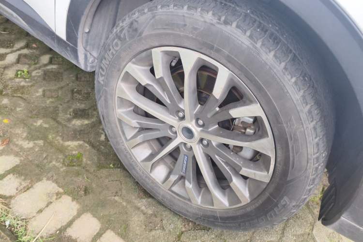 Used Haval H6 2017 Blue Label 1.5T Automatic Two-Wheel Drive ZhiShang Model Right Front Wheel Hub
