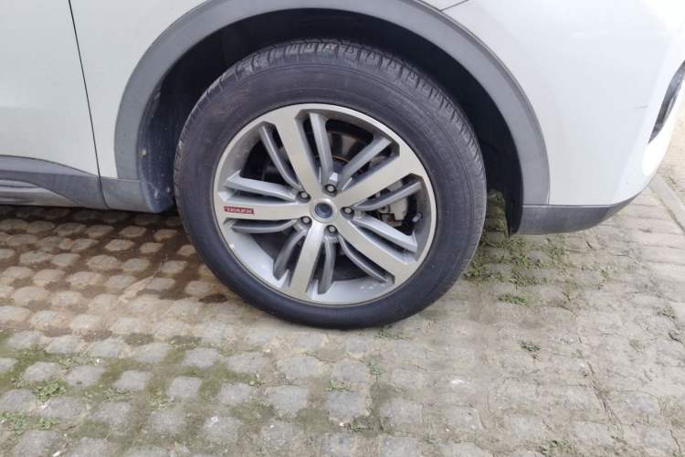 Used Haval H6 2017 Red-Label 1.5T Automatic Two-Wheel Drive Smart Edition Right Front Wheel Hub