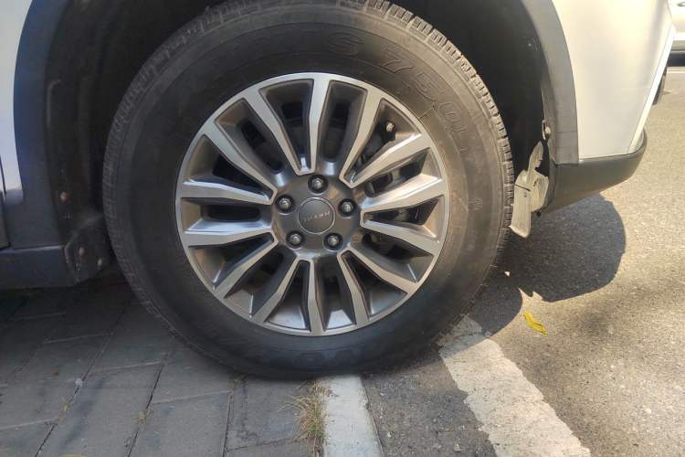 Used Haval H6 2017 Red-Label Sport Edition 1.5T Automatic Two-Wheel Drive Luxury Model Right Front Wheel Hub