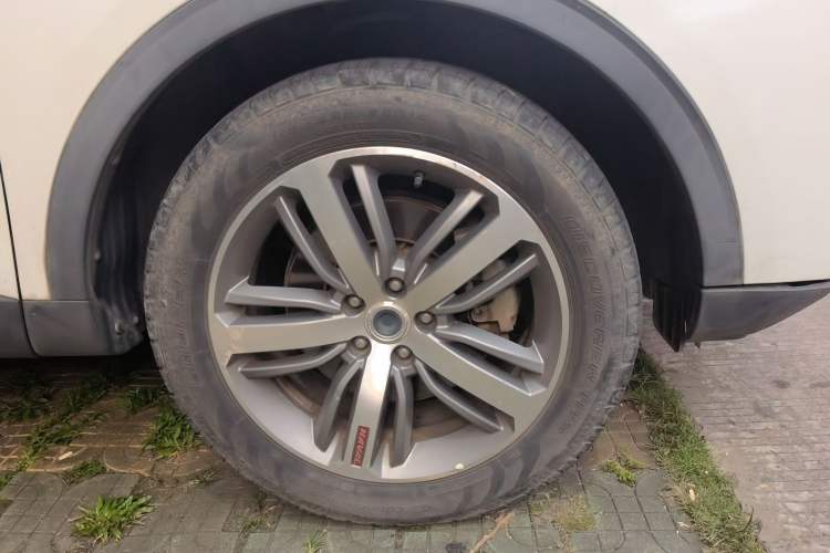 Used Haval H6 2017 Red-Label 1.5T Automatic Two-Wheel Drive Smart Edition Right Front Wheel Hub