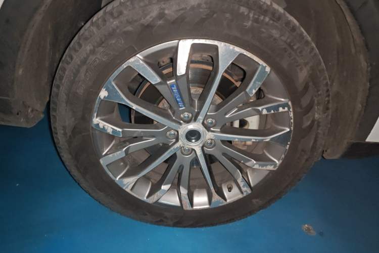 Used Haval H6 2017 Blue Label 2.0T Automatic Two-Wheel Drive Smart Edition Right Front Wheel Hub