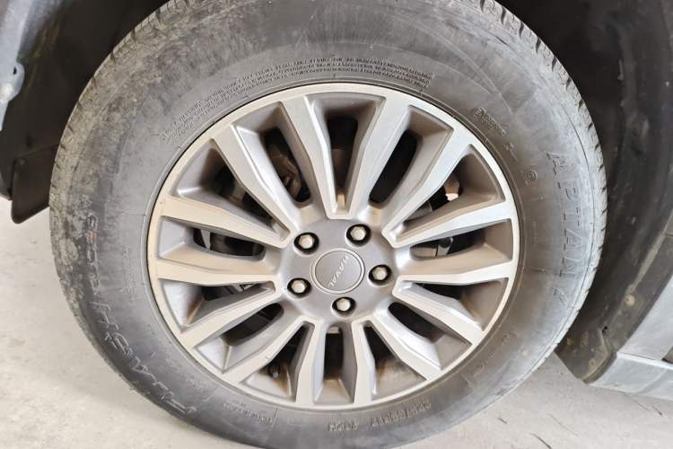 Used Haval H6 2017 Red-Label Sport Edition 1.5T Automatic Two-Wheel Drive Luxury Model Right Front Wheel Hub