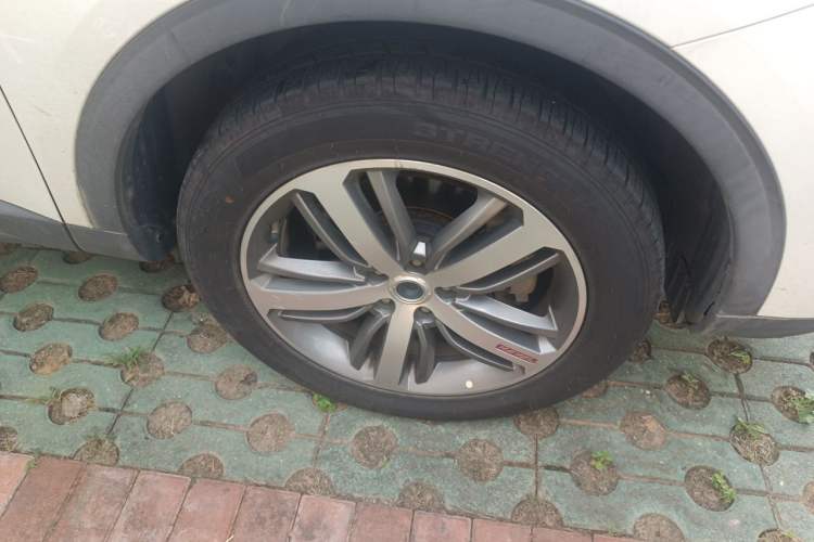 Used Haval H6 2017 Red-Label 1.5T Automatic Two-Wheel Drive Smart Edition Right Front Wheel Hub