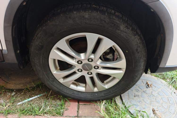 Used Haval H6 2017 Red-Label Sport Edition 1.5T Manual Two-Wheel Drive Elite Model Right Front Wheel Hub