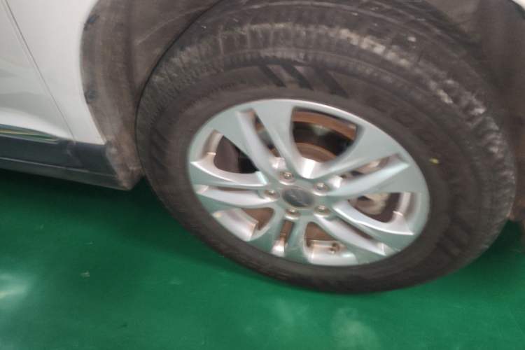 Used Haval H6 2017 Blue Label Sport Edition 1.5T Manual Two-Wheel Drive Elite Model Right Front Wheel Hub