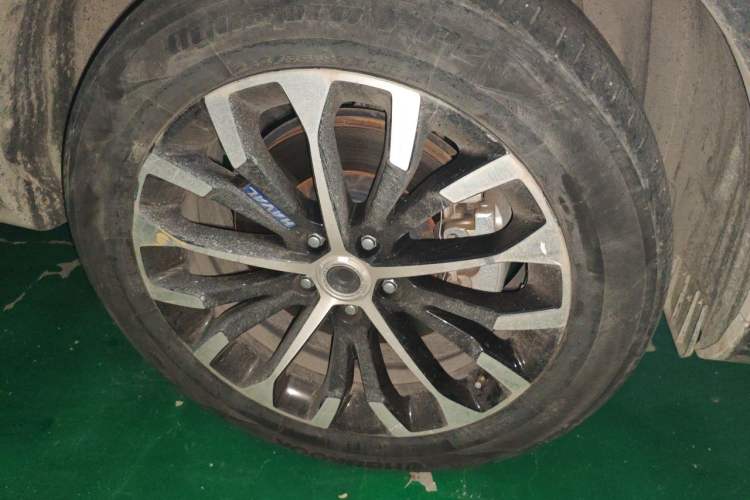 Used Haval H6 2017 Blue Label 2.0T Automatic Two-Wheel Drive Smart Edition Right Front Wheel Hub