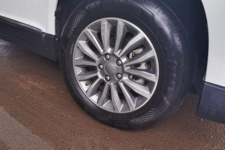 Used Haval H6 2017 Blue Label Sport Edition 1.5T Automatic Two-Wheel Drive Luxury Model Right Front Wheel Hub
