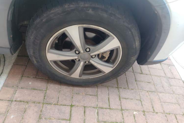 Used Haval H6 2017 Red-Label Sport Edition 1.5T Manual Two-Wheel Drive Elite Model Right Front Wheel Hub