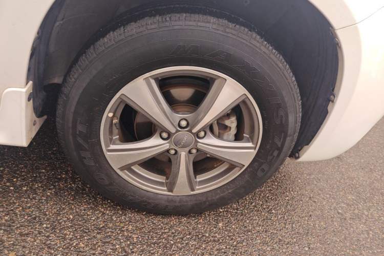 Used Haval H6 2017 Classic Edition 1.5T Automatic Two-Wheel Drive Elite Model Right Front Wheel Hub