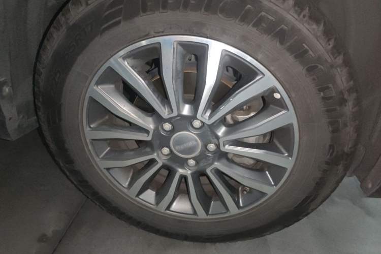 Used Haval H6 2017 Blue Label Sport Edition 1.5T Automatic Two-Wheel Drive Luxury Model Right Front Wheel Hub