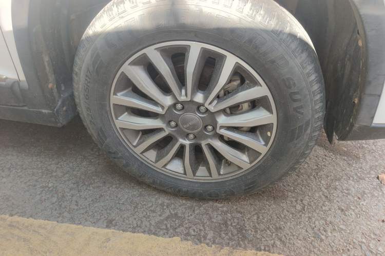 Used Haval H6 2017 Red-Label Sport Edition 1.5T Automatic Two-Wheel Drive Luxury Model Right Front Wheel Hub
