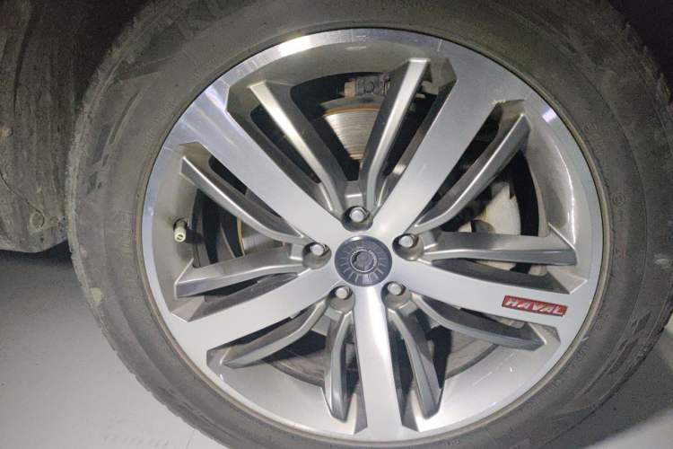 Used Haval H6 2017 Red Label 2.0T Automatic Two-Wheel Drive ZhiShang Model Right Front Wheel Hub