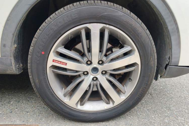 Used Haval H6 2017 Red Label 2.0T Automatic Two-Wheel Drive ZhiShang Model Right Front Wheel Hub