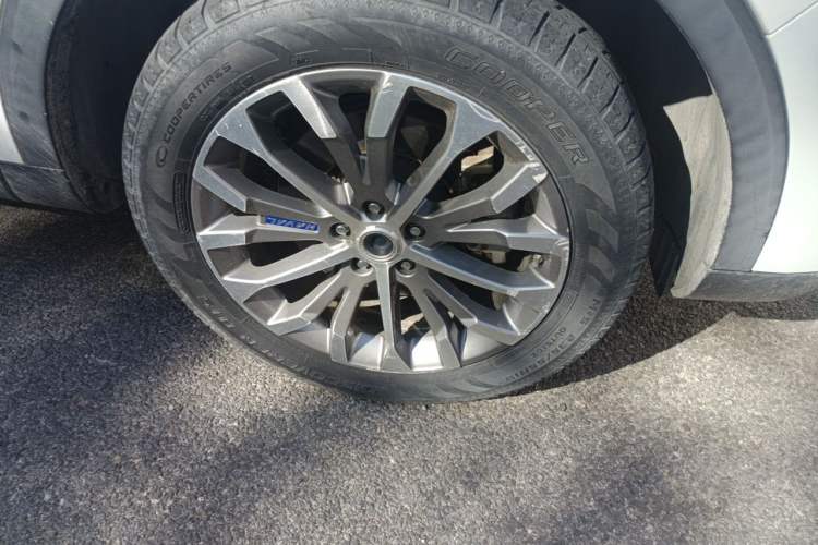 Used Haval H6 2017 Blue Label 2.0T Automatic Two-Wheel Drive Smart Edition Right Front Wheel Hub