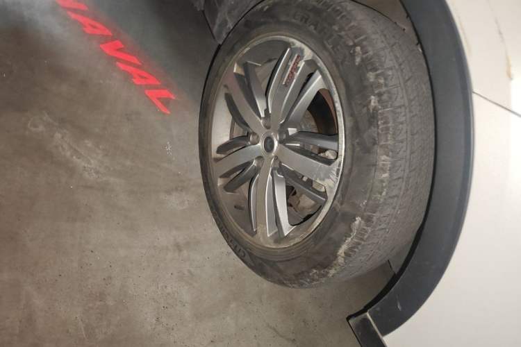 Used Haval H6 2017 Red-Label 2.0T Automatic Two-Wheel Drive Leading Edition Right Front Wheel Hub