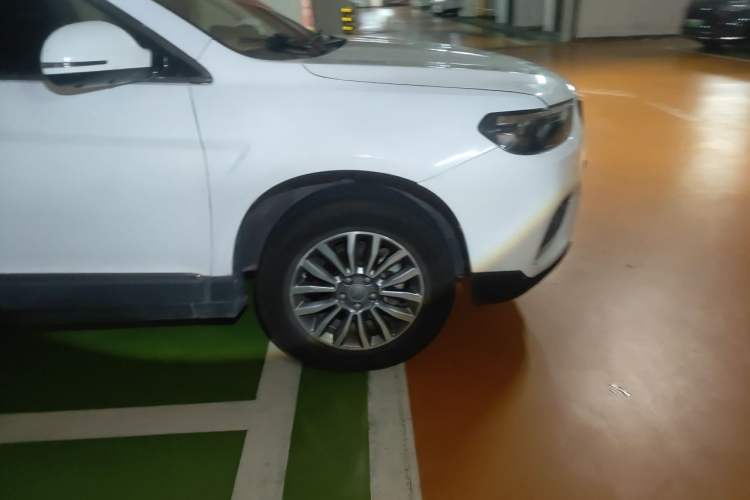 Used Haval H6 2017 Blue Label Sport Edition 1.5T Automatic Two-Wheel Drive Luxury Model Right Front Wheel Hub