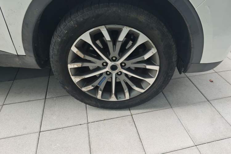Used Haval H6 2017 Blue Label 2.0T Automatic Two-Wheel Drive Smart Edition Right Front Wheel Hub