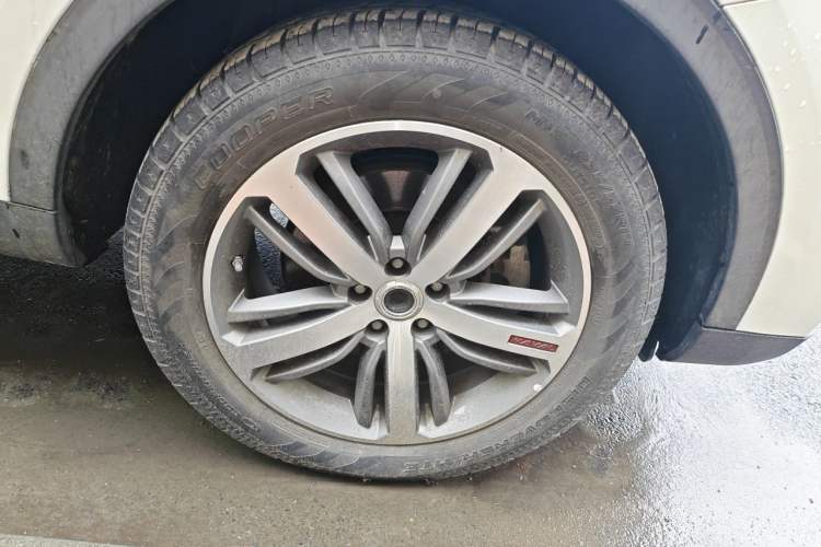 Used Haval H6 2017 Red Label 2.0T Automatic Two-Wheel Drive ZhiShang Model Right Front Wheel Hub