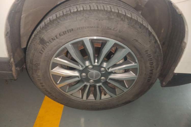 Used Haval H6 2017 Blue Label Sport Edition 1.5T Automatic Two-Wheel Drive Luxury Model Right Front Wheel Hub