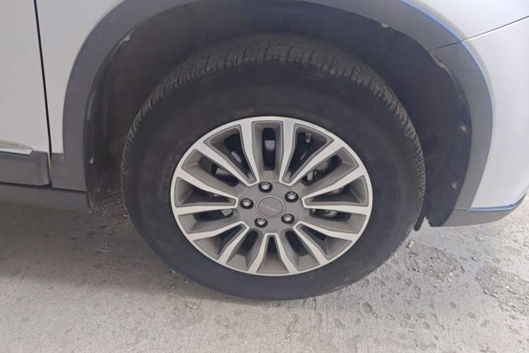 Used Haval H6 2017 Red-Label Sport Edition 1.5T Automatic Two-Wheel Drive Luxury Model Right Front Wheel Hub