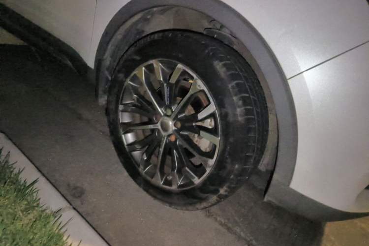 Used Haval H6 2017 Blue Label 1.5T Automatic Two-Wheel Drive ZhiShang Model Right Front Wheel Hub