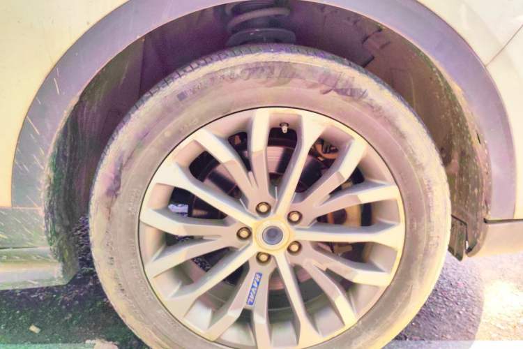 Used Haval H6 2017 Blue Label 2.0T Automatic Two-Wheel Drive Smart Edition Right Front Wheel Hub
