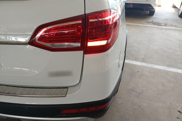 Used Haval H6 2017 Red-Label Sport Edition 1.5T Manual Two-Wheel Drive Elite Model Right Rear Taillight