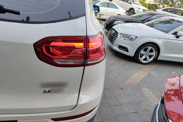 Used Haval H6 2017 Red Label 2.0T Automatic Two-Wheel Drive ZhiShang Model Right Rear Taillight