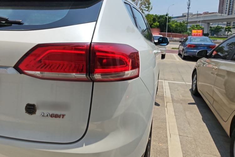 Used Haval H6 2017 Blue Label 2.0T Automatic Two-Wheel Drive Smart Edition Right Rear Taillight