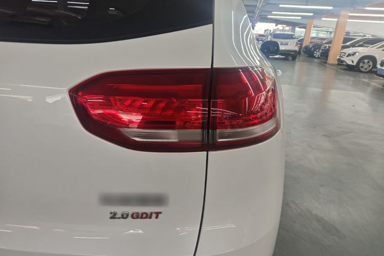Used Haval H6 2017 Red Label 2.0T Automatic Two-Wheel Drive ZhiShang Model Right Rear Taillight