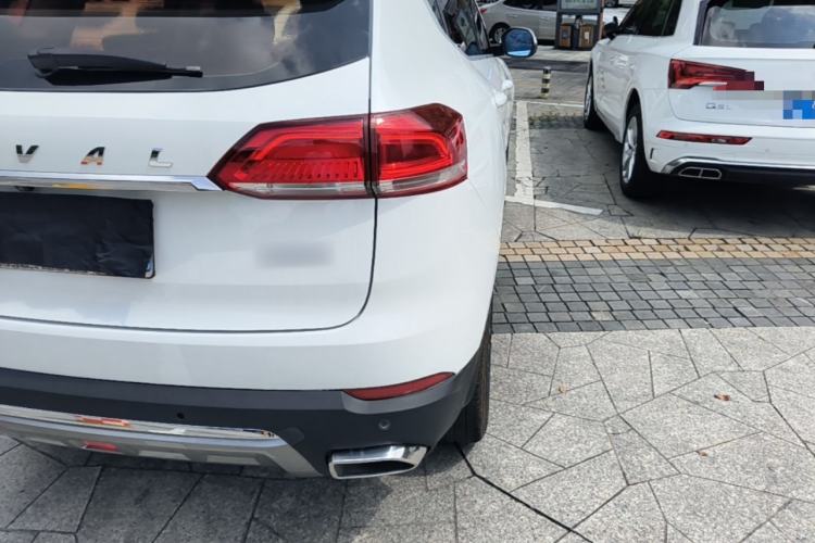 Used Haval H6 2017 Blue Label 1.5T Automatic Two-Wheel Drive ZhiShang Model Right Rear Taillight