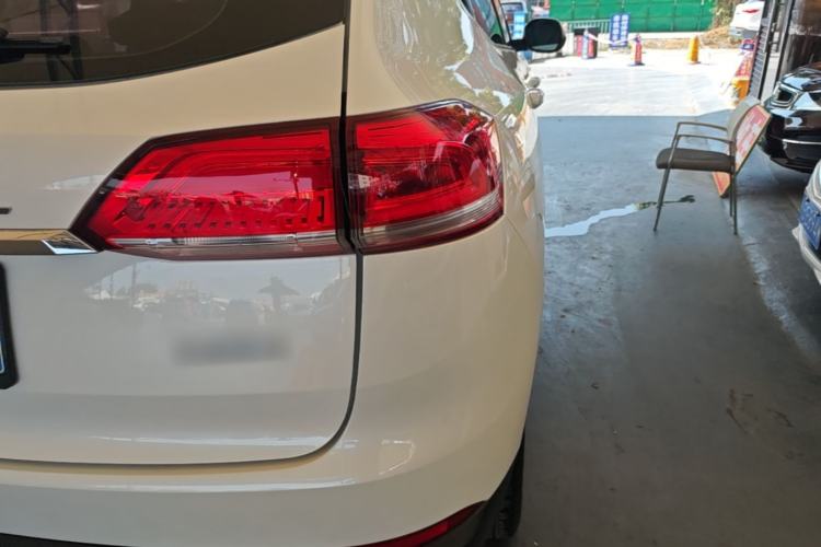 Used Haval H6 2017 Blue Label 1.5T Automatic Two-Wheel Drive ZhiShang Model Right Rear Taillight