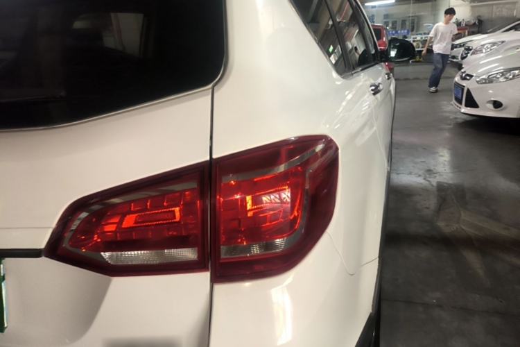 Used Haval H6 2017 Red-Label Sport Edition 1.5T Manual Two-Wheel Drive Elite Model Right Rear Taillight