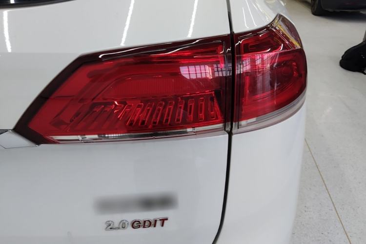 Used Haval H6 2017 Blue Label 2.0T Automatic Two-Wheel Drive Smart Edition Right Rear Taillight