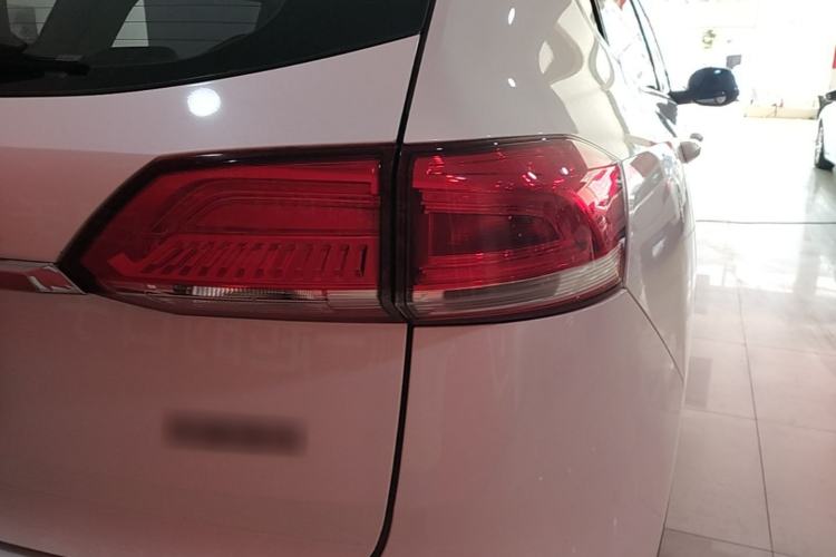 Used Haval H6 2017 Blue Label 1.5T Automatic Two-Wheel Drive ZhiShang Model Right Rear Taillight