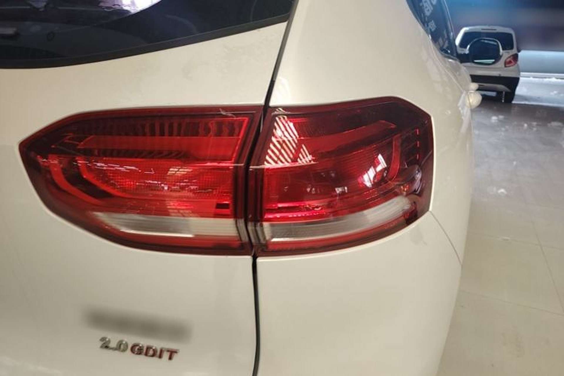 Used Haval H6 2017 Red Label 2.0T Automatic Two-Wheel Drive ZhiShang Model Right Rear Taillight
