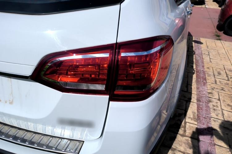 Used Haval H6 2017 Red-Label Sport Edition 1.5T Automatic Two-Wheel Drive Luxury Model Right Rear Taillight