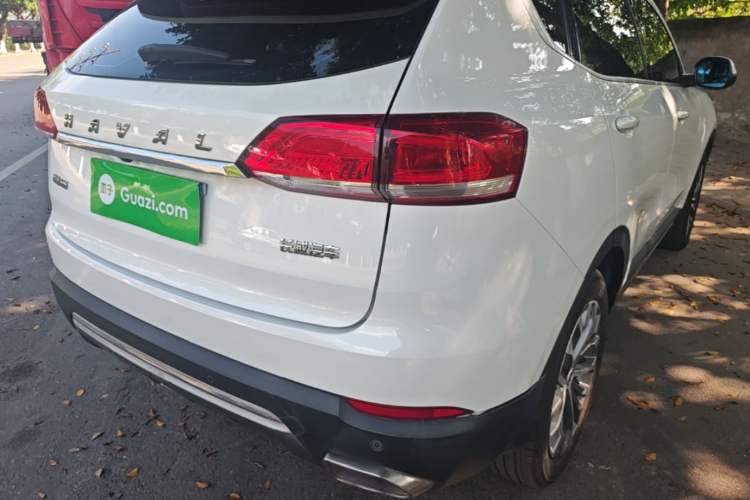 Used Haval H6 2017 Blue Label 1.5T Automatic Two-Wheel Drive ZhiShang Model Right Rear Taillight