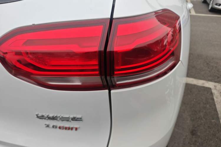 Used Haval H6 2017 Red Label 2.0T Automatic Two-Wheel Drive ZhiShang Model Right Rear Taillight