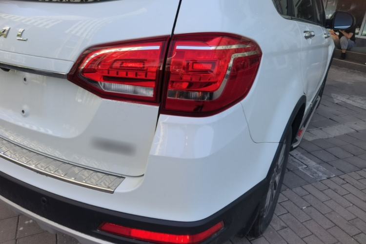 Used Haval H6 2017 Red-Label Sport Edition 1.5T Automatic Two-Wheel Drive Luxury Model Right Rear Taillight