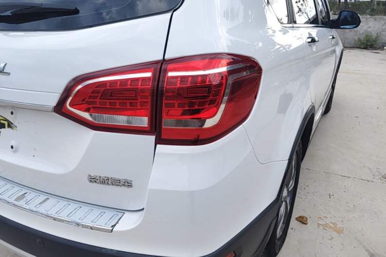 Used Haval H6 2017 Red-Label Sport Edition 1.5T Manual Two-Wheel Drive Elite Model Right Rear Taillight