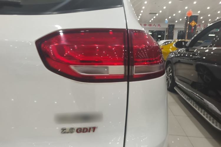 Used Haval H6 2017 Red Label 2.0T Automatic Two-Wheel Drive ZhiShang Model Right Rear Taillight