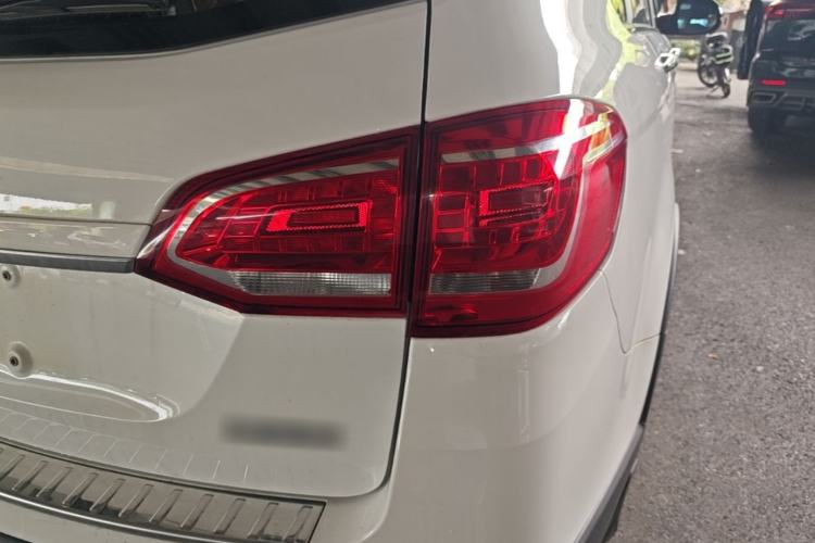 Used Haval H6 2017 Red-Label Sport Edition 1.5T Manual Two-Wheel Drive Elite Model Right Rear Taillight