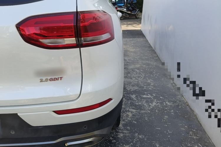 Used Haval H6 2017 Red Label 2.0T Automatic Two-Wheel Drive ZhiShang Model Right Rear Taillight